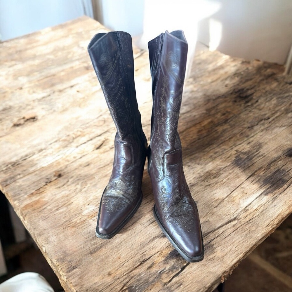 Steve Madden embroidered brown zippered‎ heeled pointed toe size 10 boots